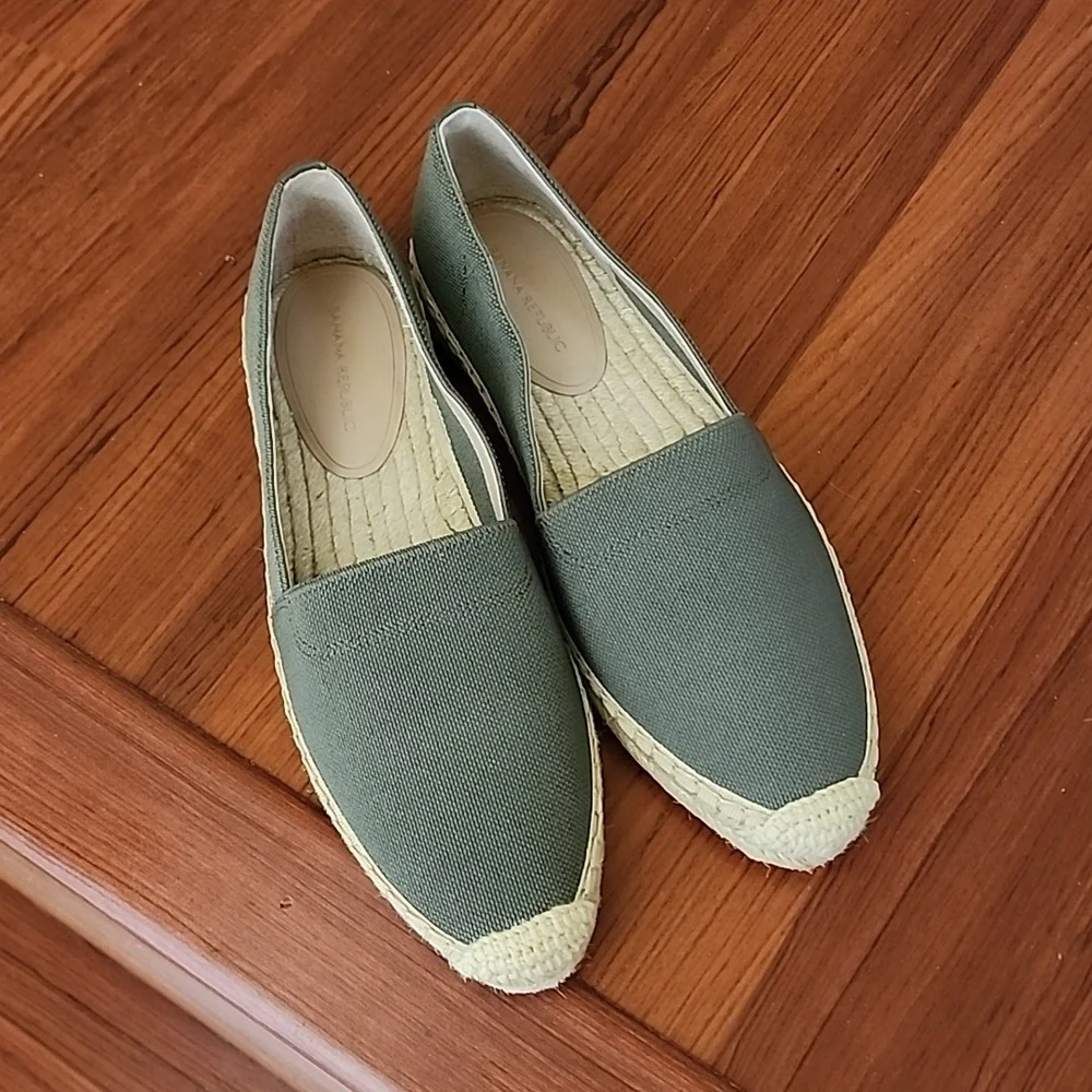 Banana Republic Olive Green Espadrille Flats